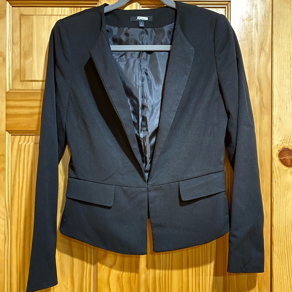 Apt 9 Jacket‎ - Picture 2 of 9